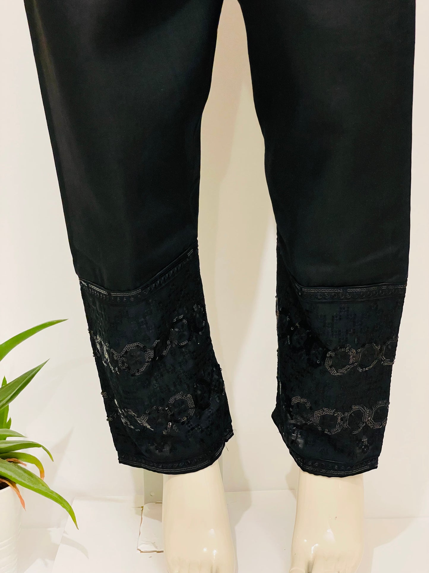 Beautiful Stylish & Unique 85 Trousers Designs | Dilkash Winter Trousers  Designing Ideas 2021 2022 # | Trouser designs, Womens pants design, Women  trousers design